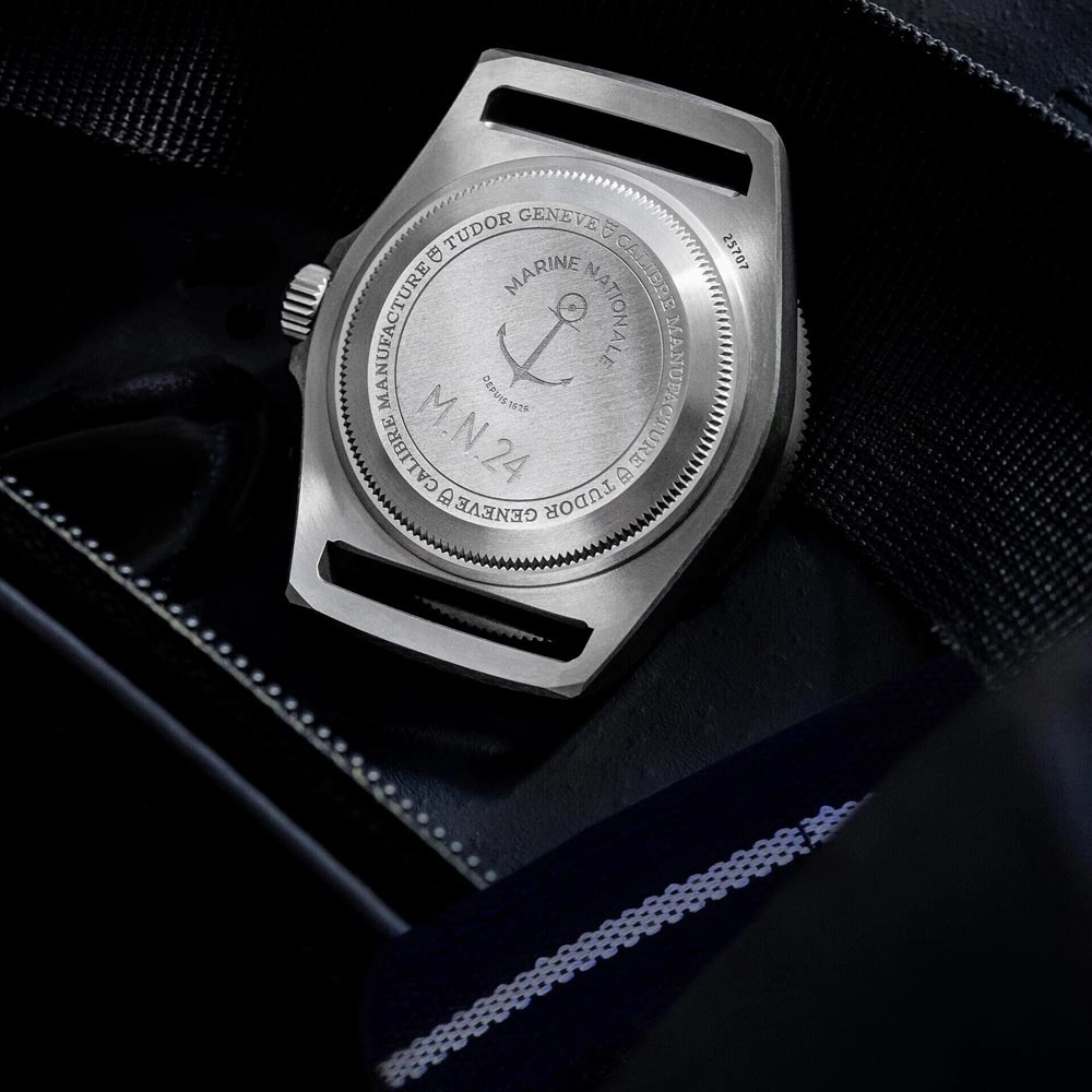 TUDOR Pelagos FXD Swiss Diving 42mm Blue Dial Titanium Gents Watch M25707B/24-0001