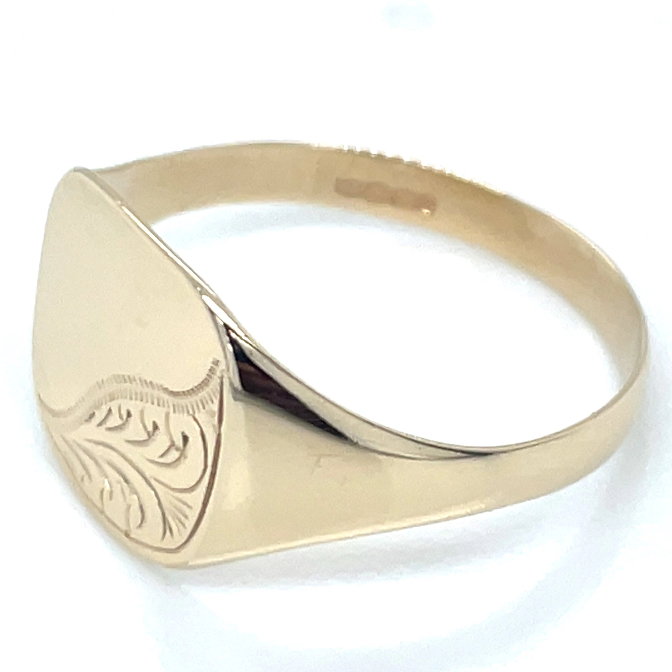 Vintage 9ct Yellow Gold Detailed Square Signet Ring