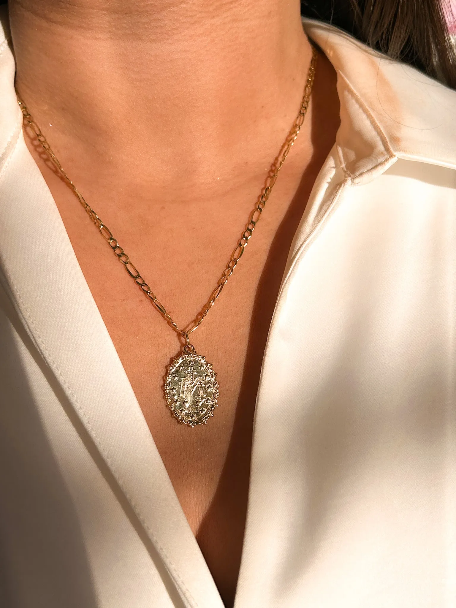 Vintage 9ct Yellow Gold Miraculous Medal Pendant