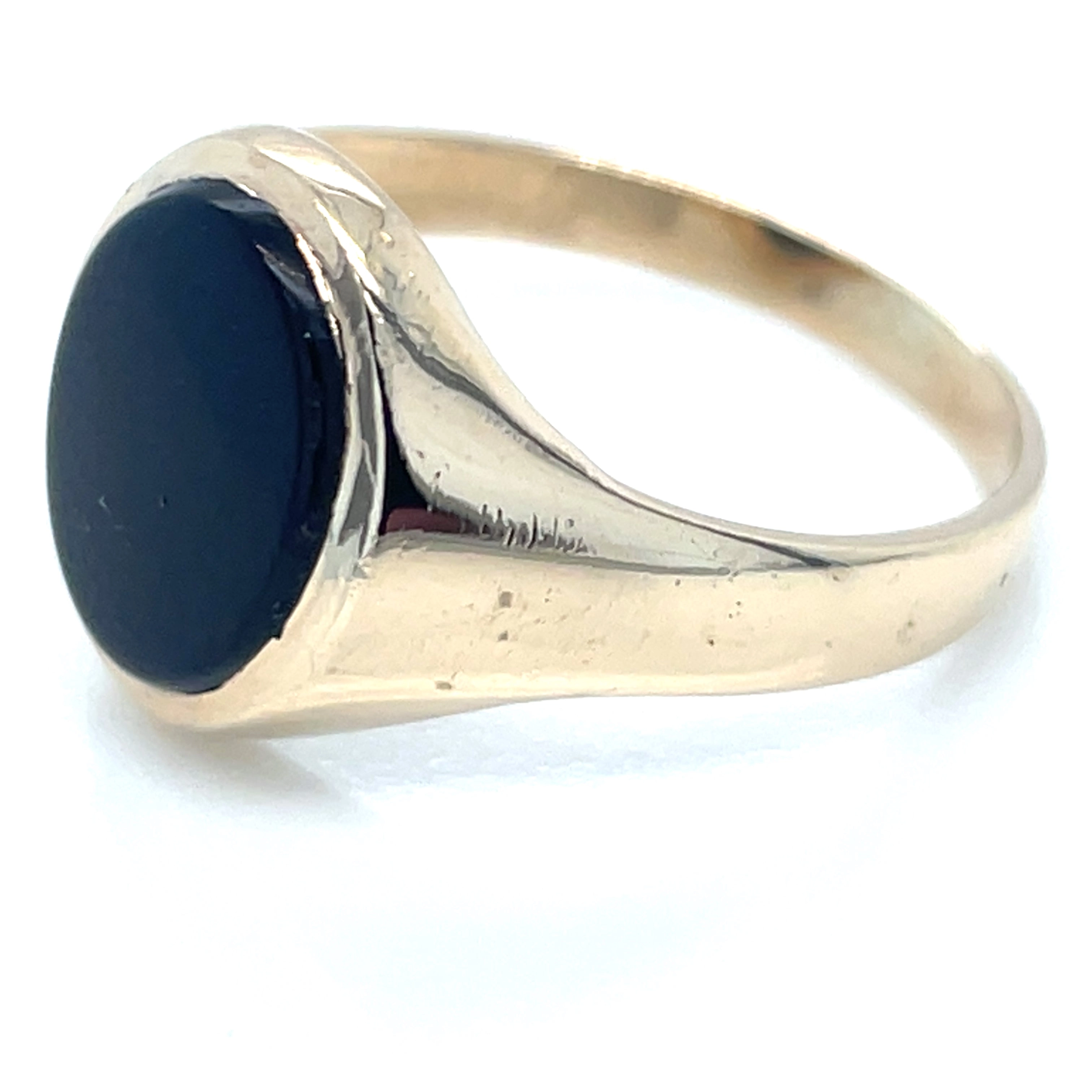Vintage 9ct Yellow Gold Oval Black onyx Signet RIng