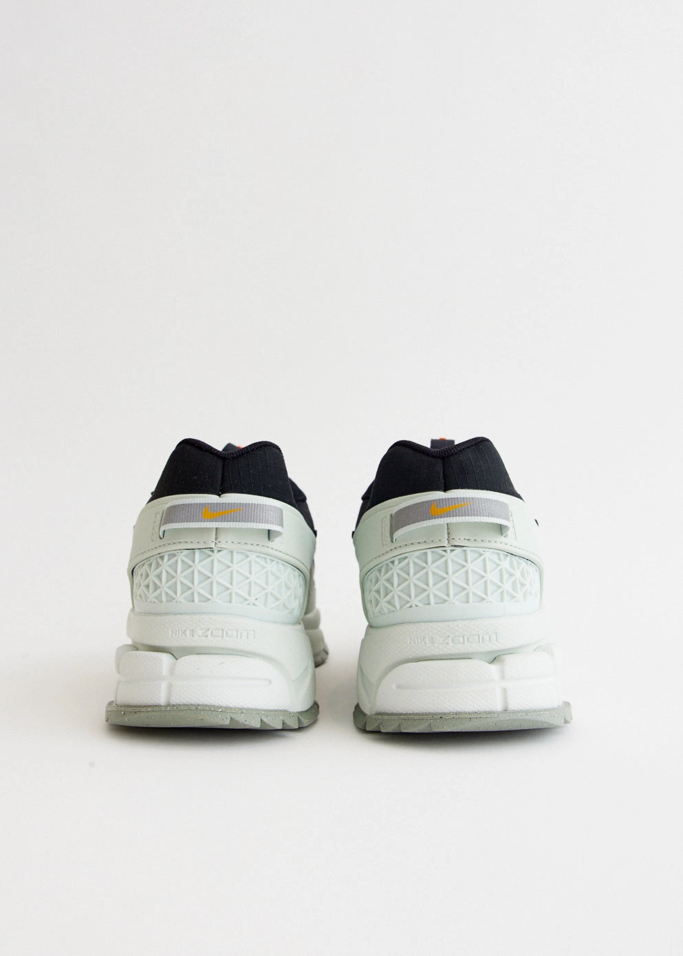 Zoom Vomero 5 Roam 'Black Light Silver' Sneakers